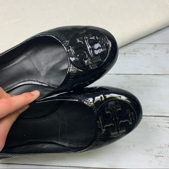 Tory Burch Reva Logo Black Patent Ballet Flats - Picture 7 of 16
